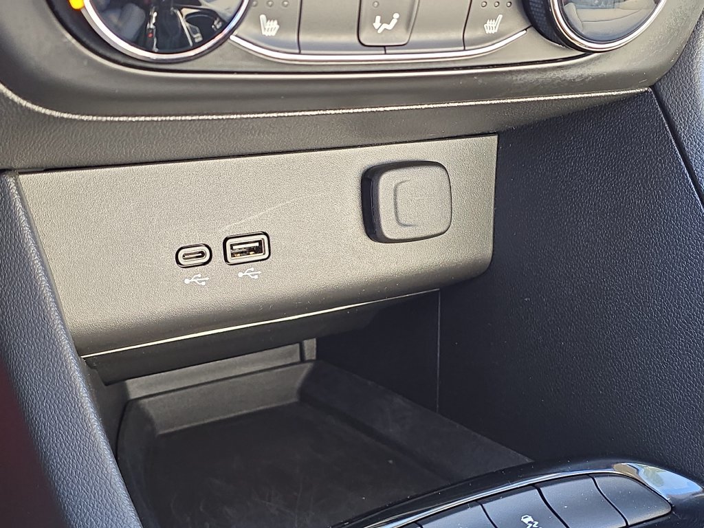 Used 2024 Buick Encore GX Preferred w/ Comfort Package FWD image 25