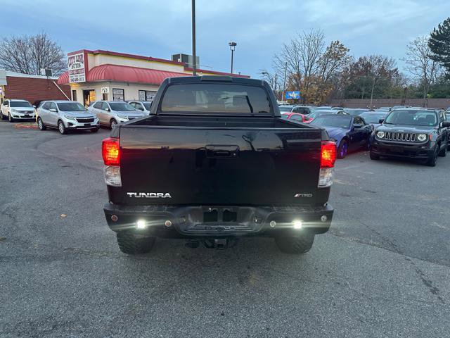 Used 2012 Toyota Tundra 4x4 CrewMax w/ Tow Pkg image 10