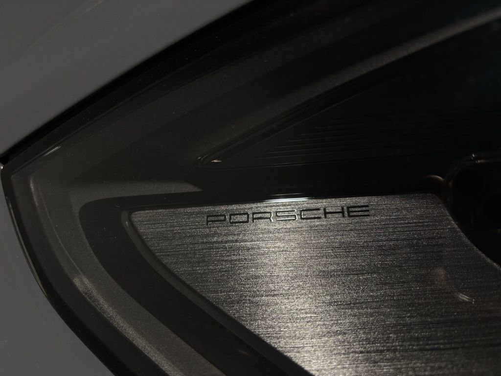 Certified 2025 Porsche Cayenne AWD/4WD image 41