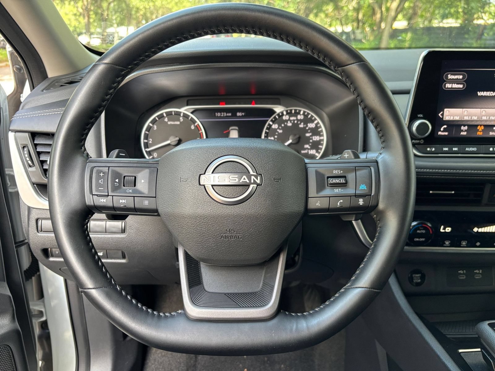 Used 2025 Nissan Rogue SV AWD/4WD image 29