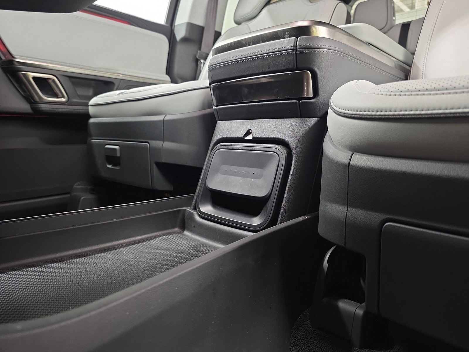 Used 2023 Rivian R1T Adventure image 31