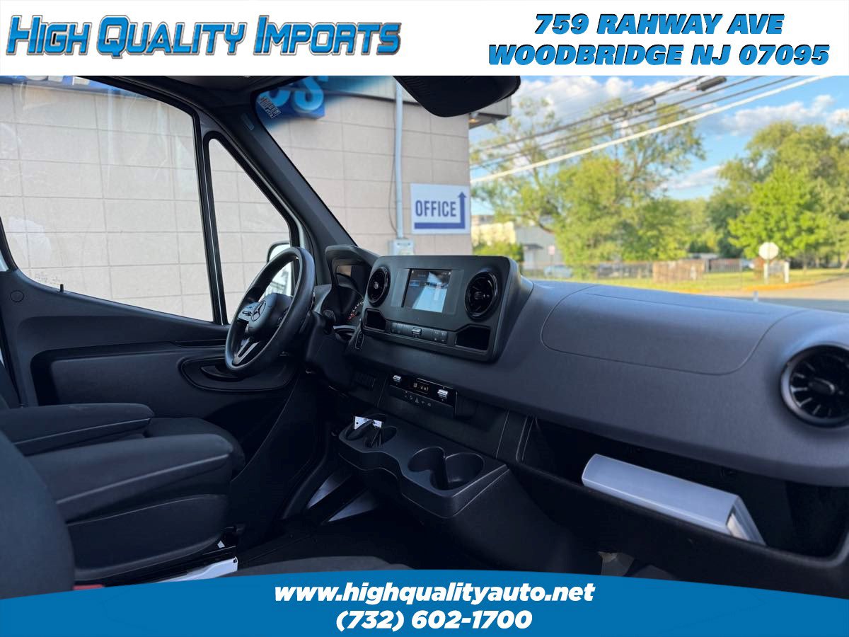 Used 2020 Mercedes-Benz Sprinter 1500 image 32