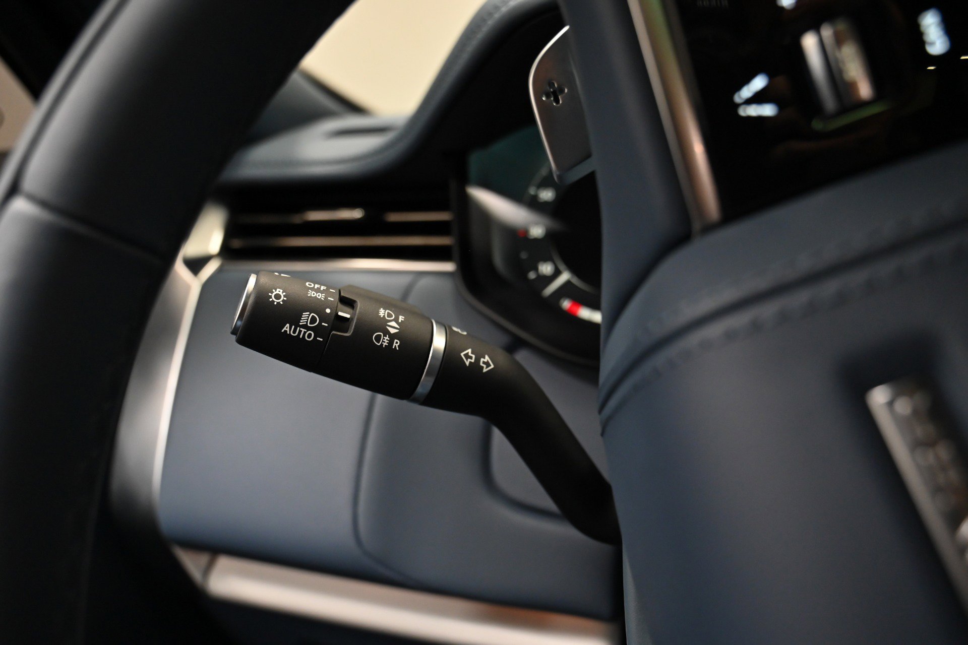 Used 2023 Land Rover Range Rover LWB SV Autobiography image 66