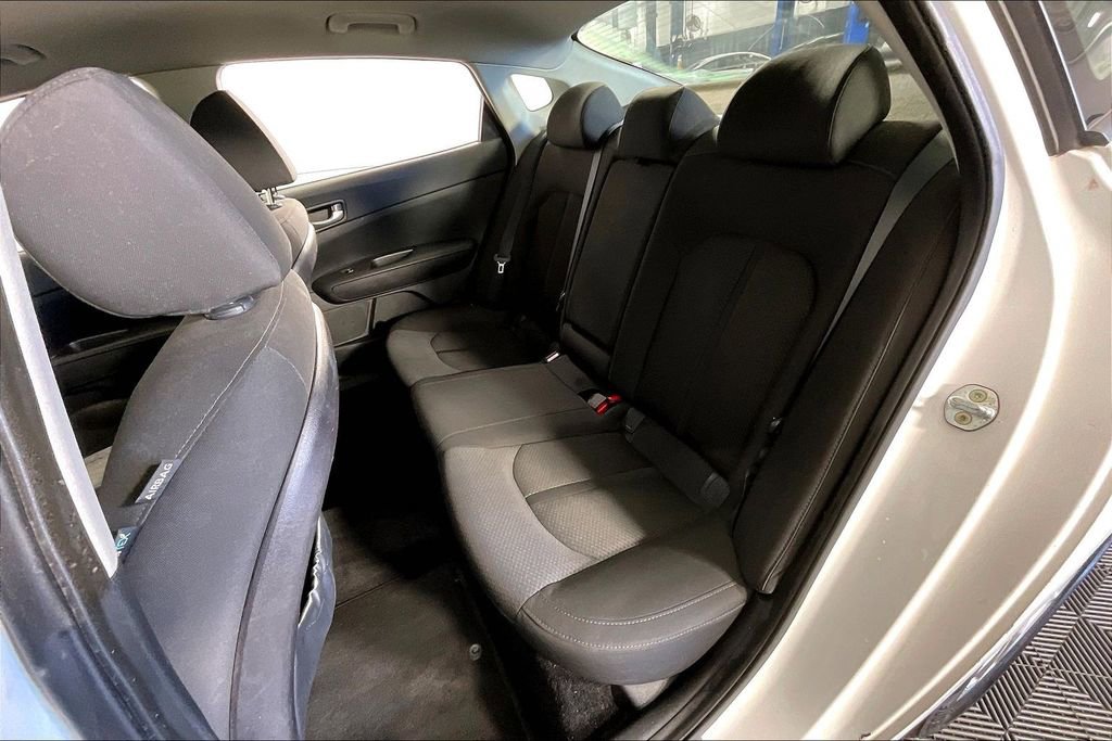 Used 2016 Kia Optima LX image 36