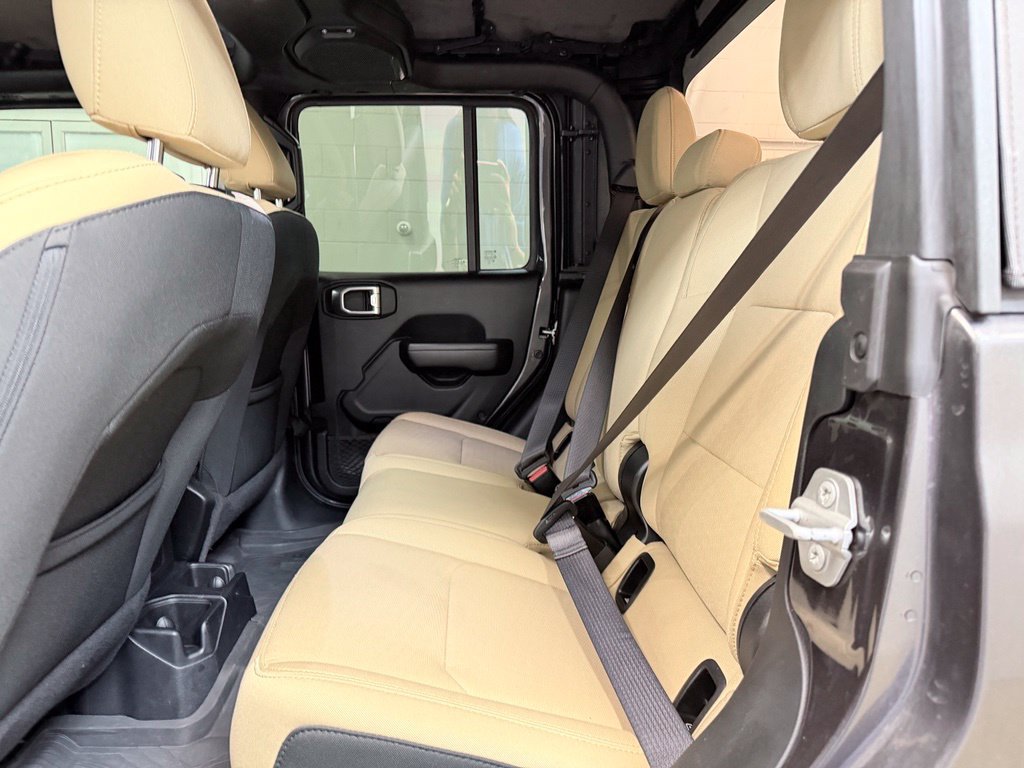 Used 2021 Jeep Gladiator Sport AWD/4WD image 18