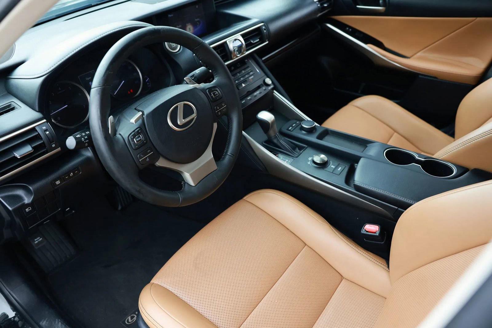 Used 2017 Lexus IS 200t RWD image 13