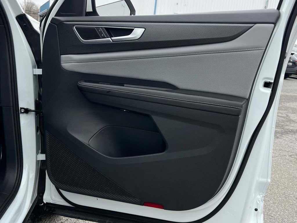 Certified 2024 Volkswagen Atlas Cross Sport SEL R-Line image 10