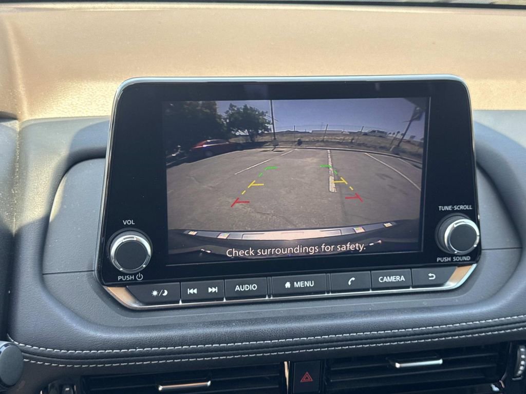 Used 2022 Nissan Rogue SV FWD image 12