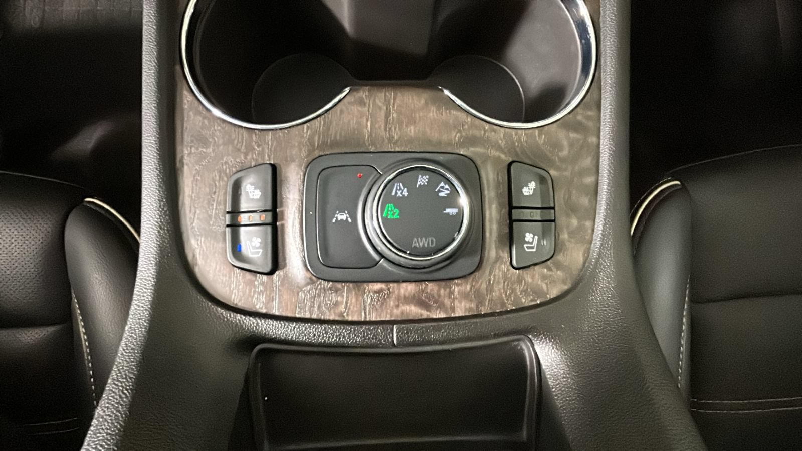 Used 2023 GMC Acadia Denali w/ Black Diamond Edition AWD/4WD image 25