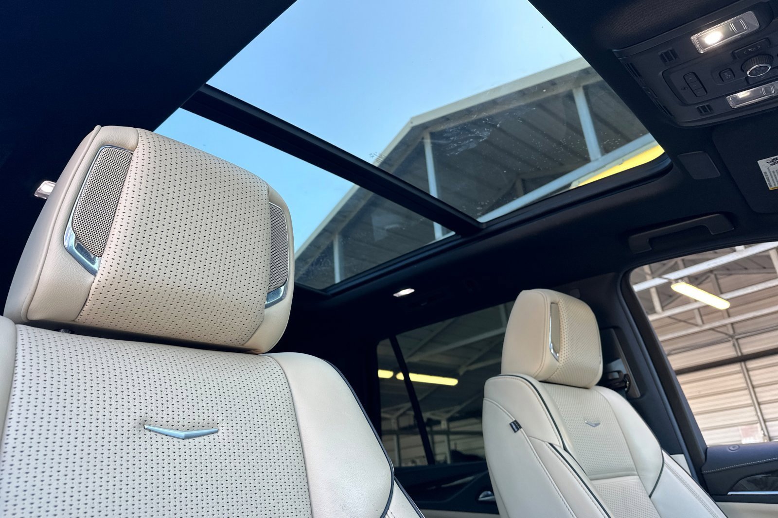 Certified 2024 Cadillac Escalade Premium Luxury image 19