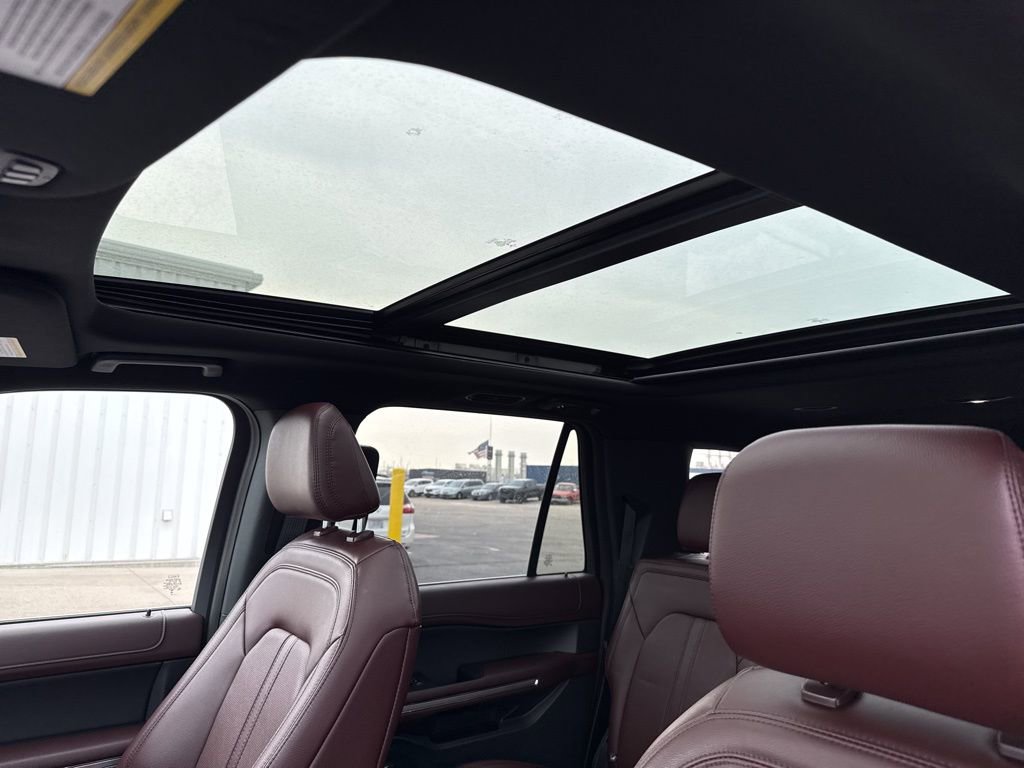 Used 2023 Ford Expedition Max Limited image 16