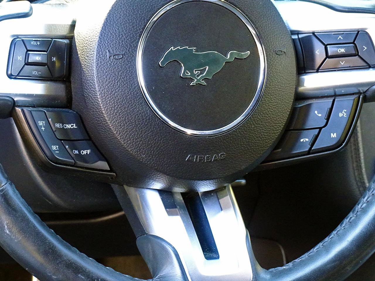 Used 2018 Ford Mustang GT Premium RWD image 22