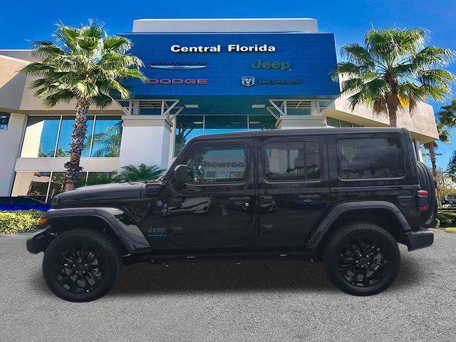 Certified 2025 Jeep Wrangler Unlimited Sahara w/ Safety Group image 8