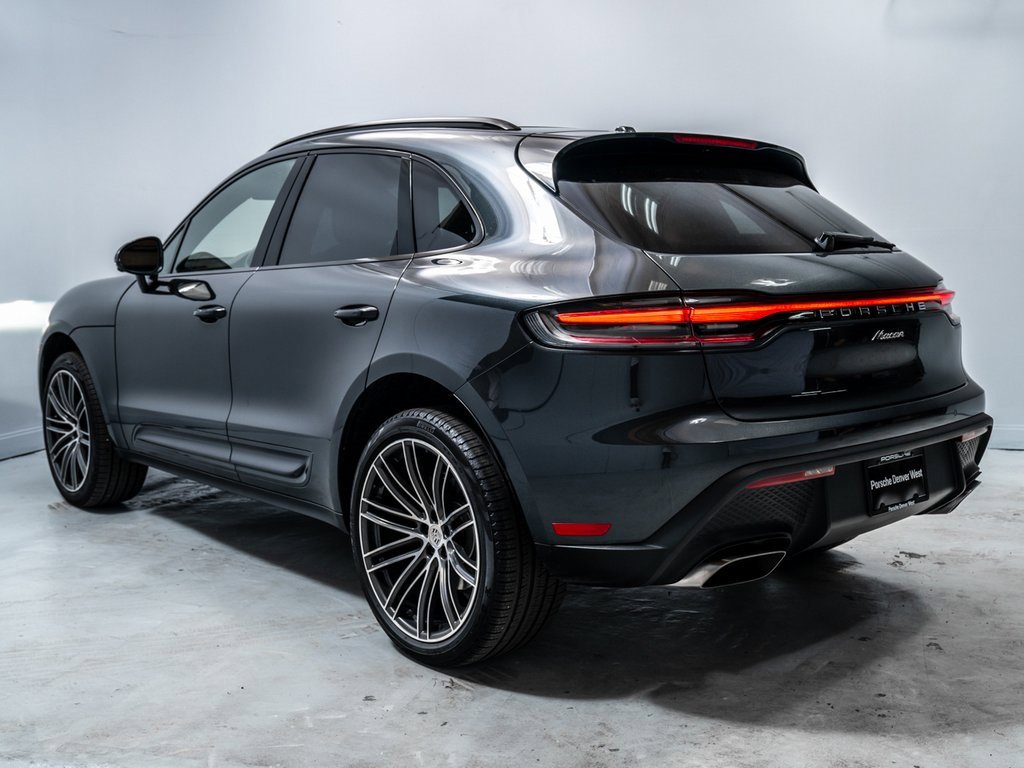 Used 2025 Porsche Macan image 3