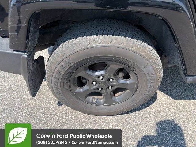 Used 2010 Jeep Wrangler Unlimited Sahara w/ Trailer Tow Group AWD/4WD image 11