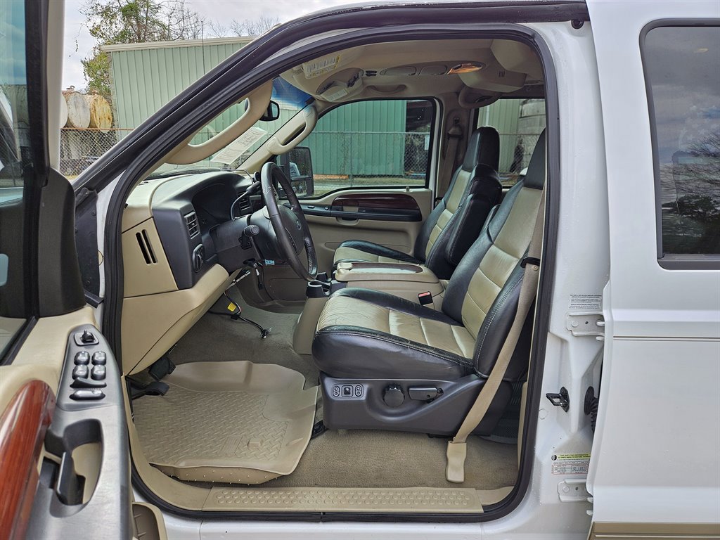 Used 2005 Ford Excursion Eddie Bauer image 6