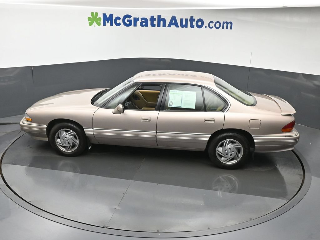 Used 1995 Pontiac Bonneville SE FWD image 22