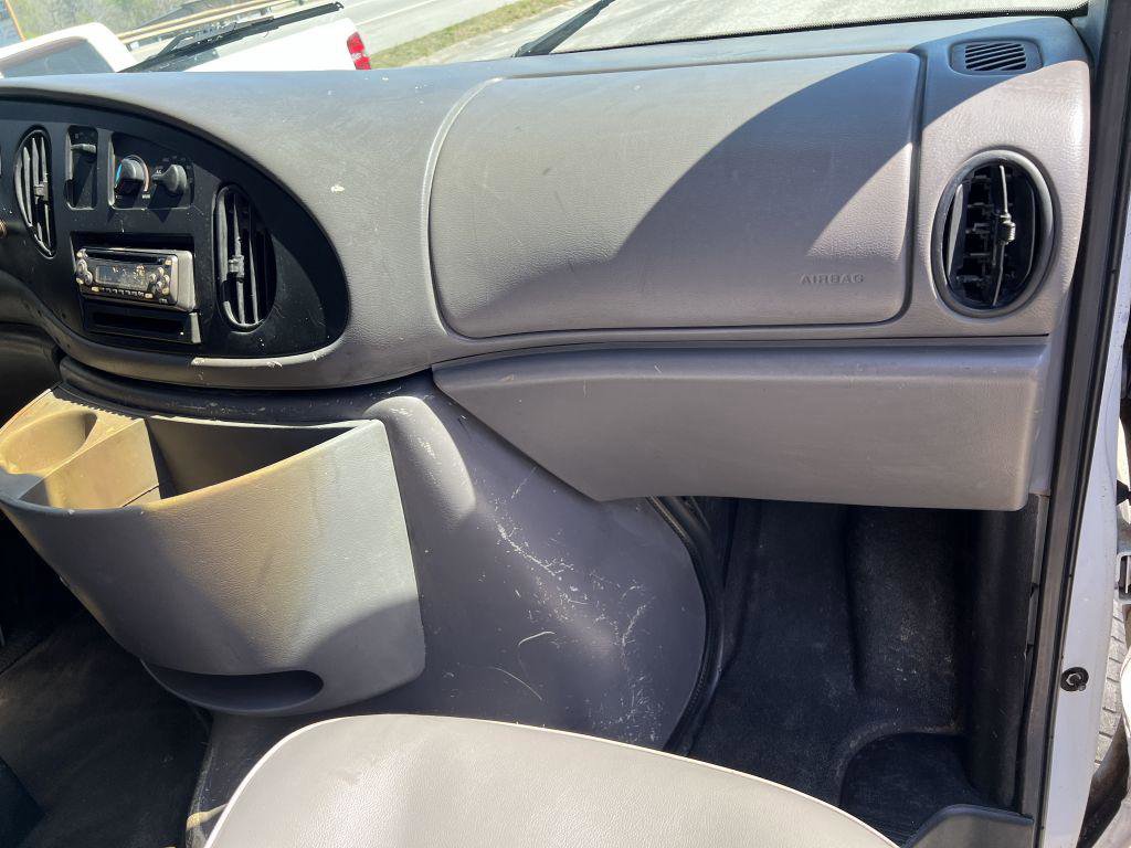 Used 1998 Ford E-250 and Econoline 250 image 17