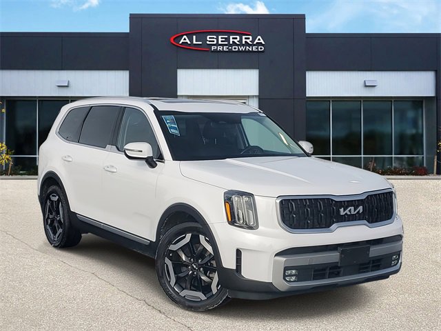 Used 2023 Kia Telluride AWD image 1