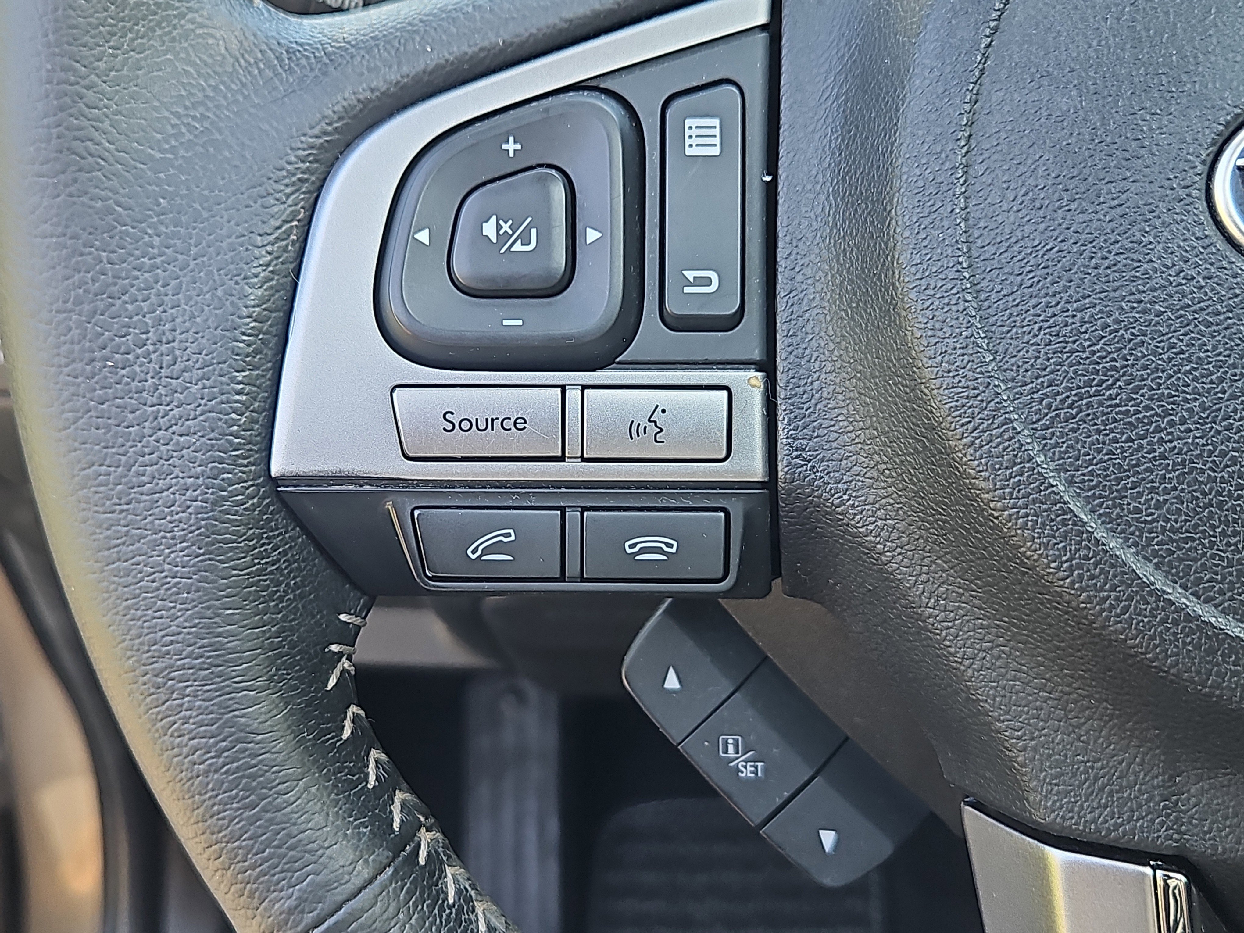 Used 2018 Subaru Forester 2.5i Touring AWD/4WD image 20