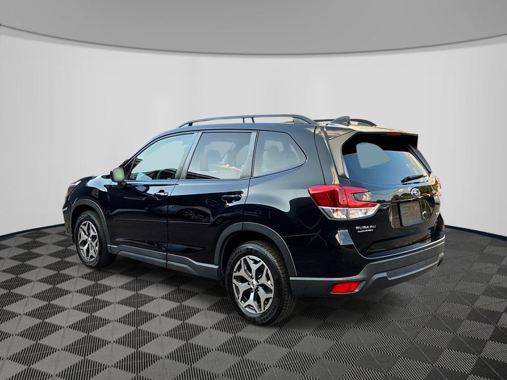 Used 2021 Subaru Forester Premium AWD/4WD image 6