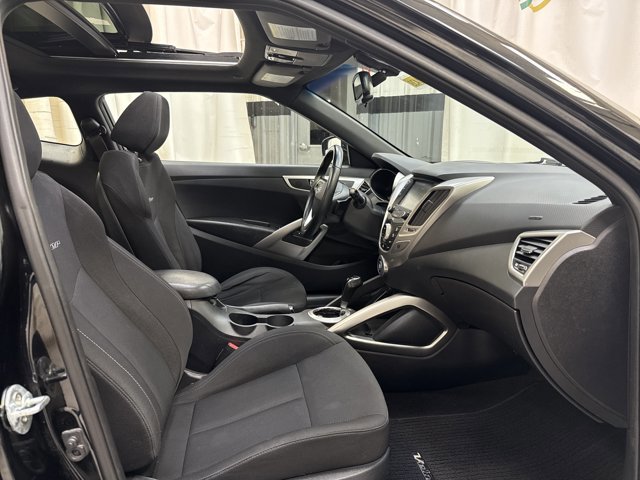 Used 2017 Hyundai Veloster Value Edition image 32