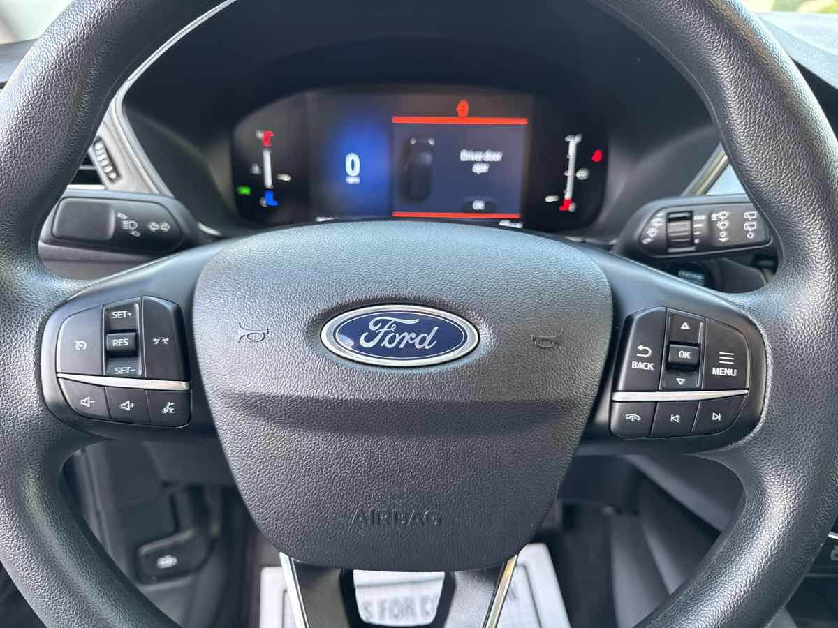 Used 2025 Ford Escape Active image 31