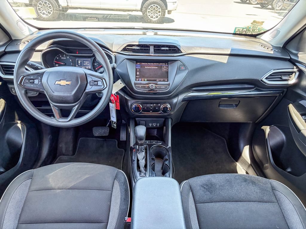 Used 2023 Chevrolet TrailBlazer LS FWD image 14