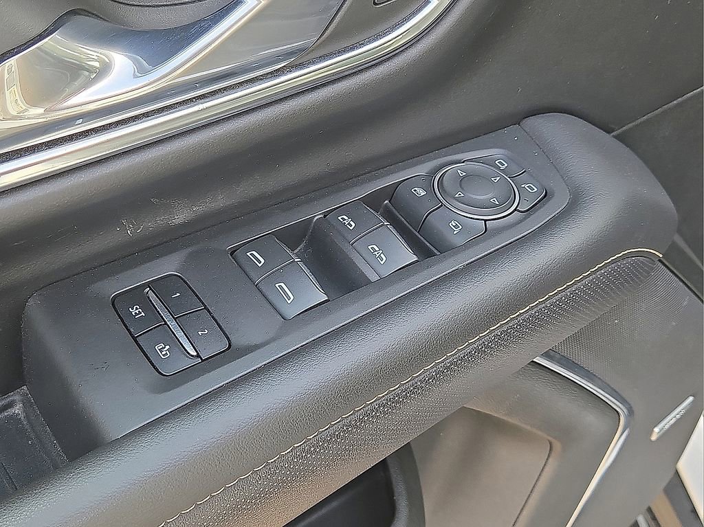 Used 2023 Chevrolet Suburban Premier image 23