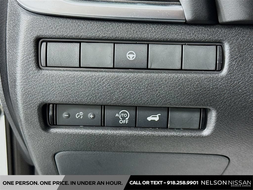 Used 2023 Nissan Rogue SV w/ SV Premium B Package FWD image 10