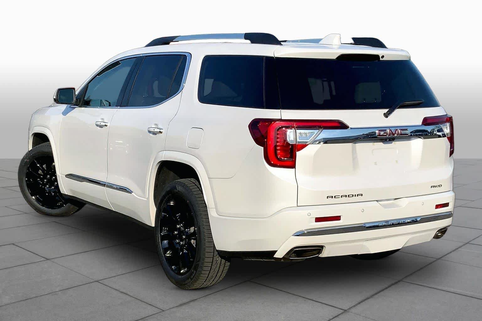 Used 2023 GMC Acadia Denali w/ Denali Ultimate Package AWD/4WD image 12