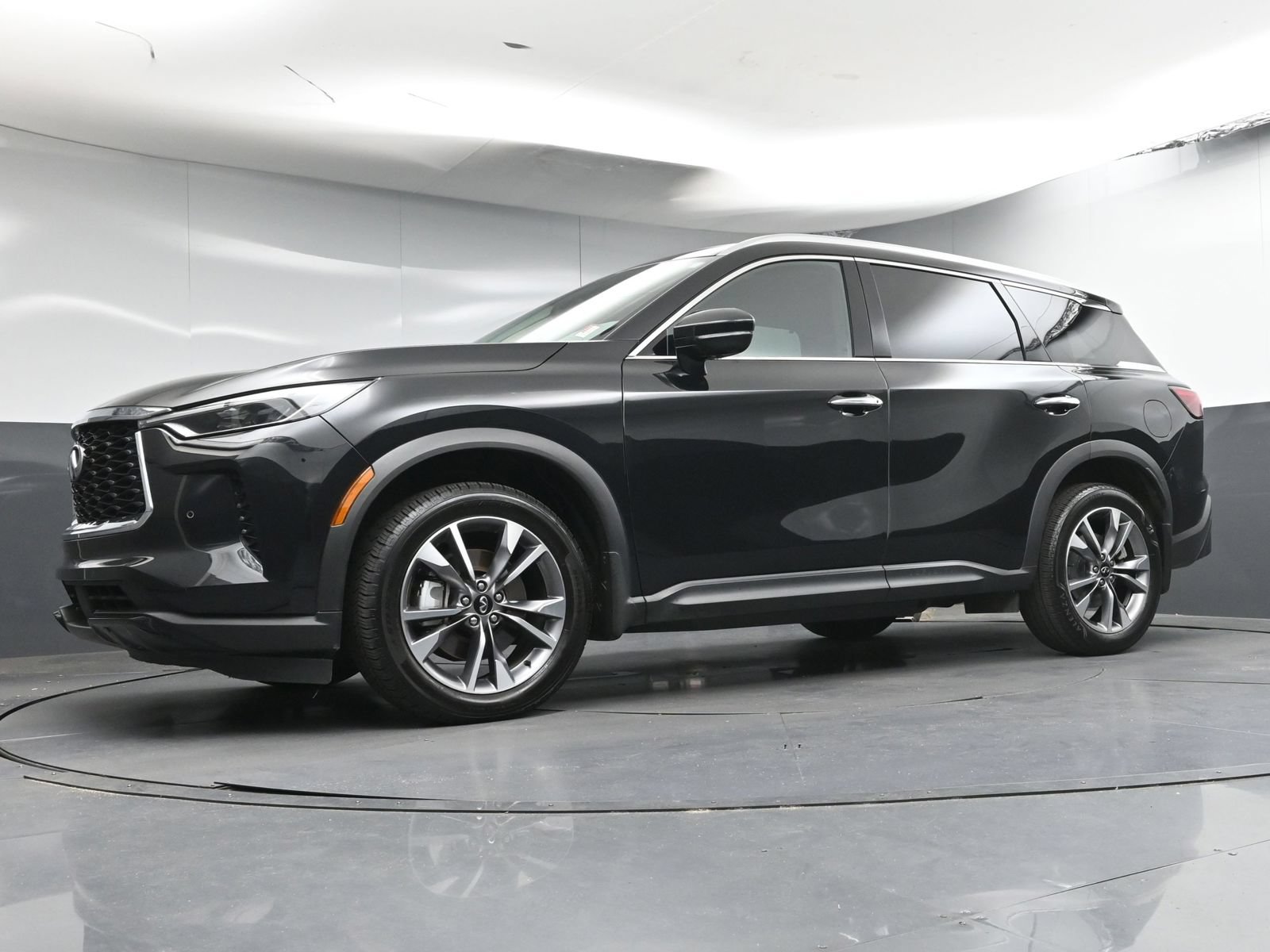 Used 2023 INFINITI QX60 Luxe w/ Cargo Package FWD image 24