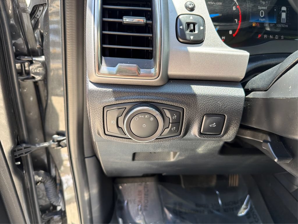 Used 2019 Ford Ranger XLT w/ Equipment Group 302A Luxury RWD image 17
