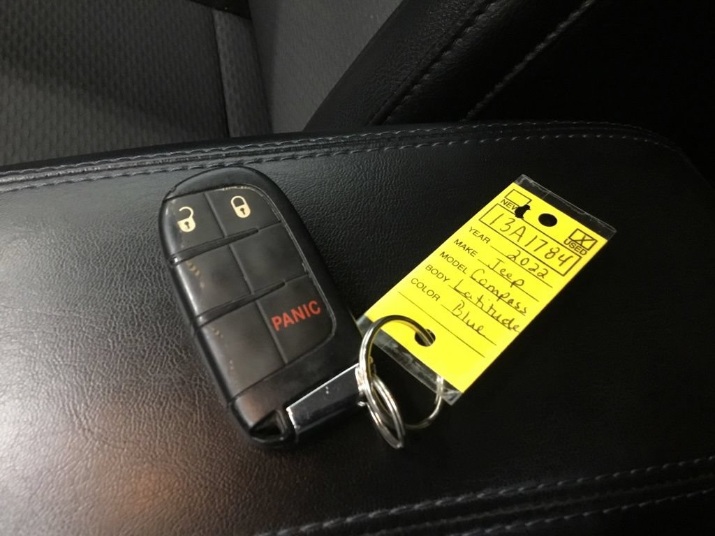 Used 2022 Jeep Compass Latitude AWD/4WD image 27