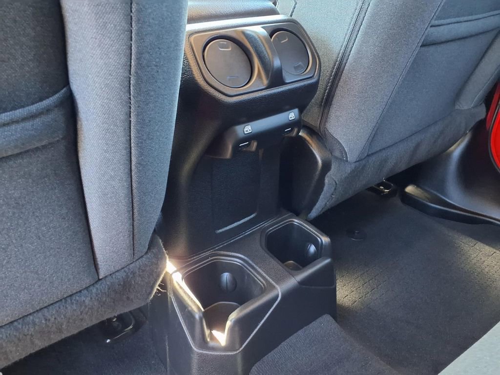 Used 2025 Jeep Wrangler Willys image 23