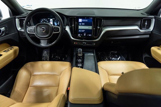 Used 2018 Volvo XC60 T8 Momentum image 21