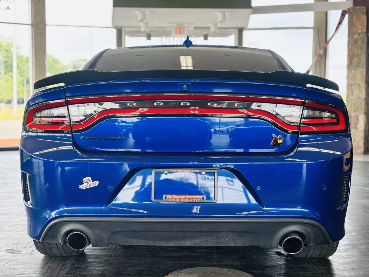 Used 2022 Dodge Charger Scat Pack w/ Dynamics Package RWD image 12