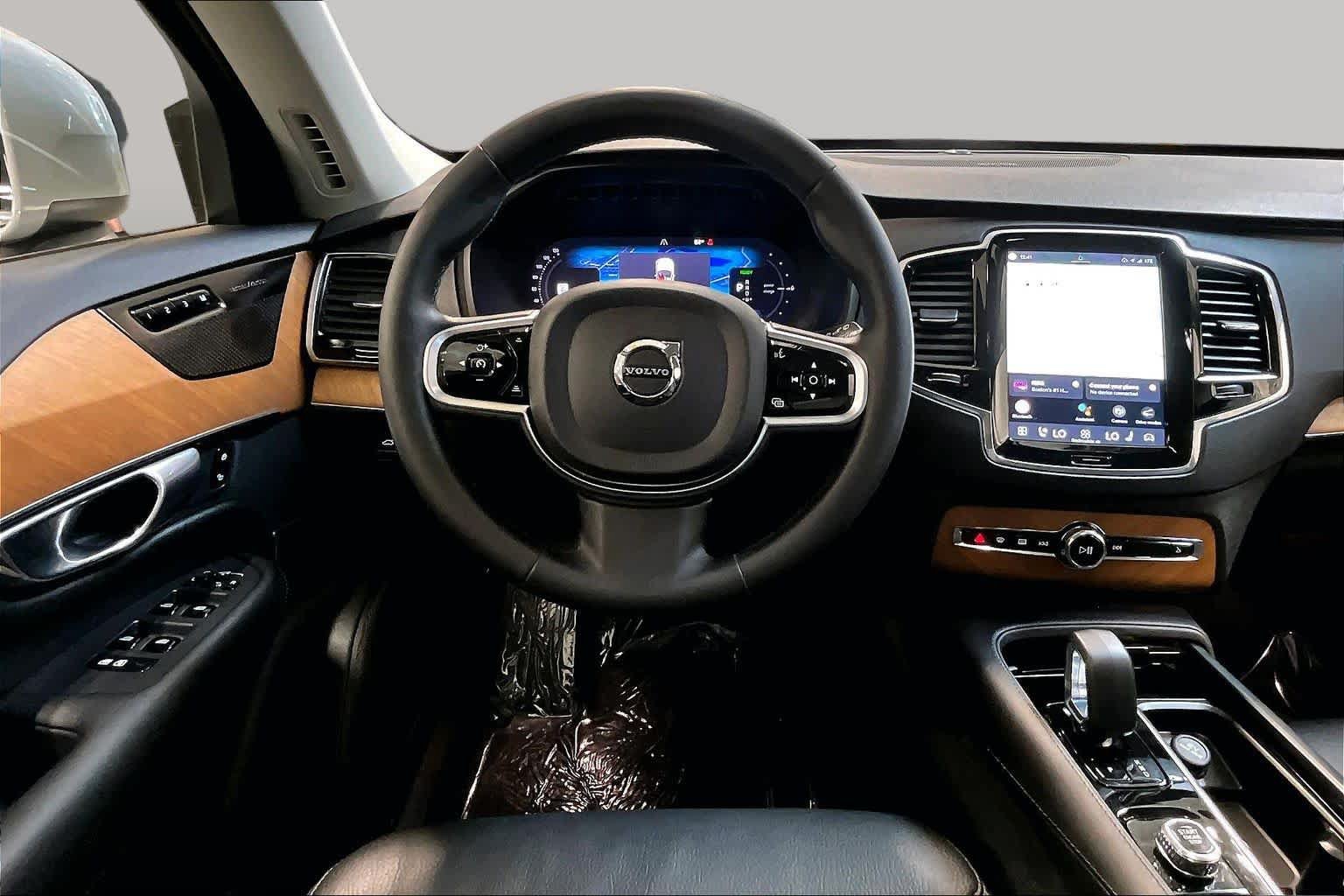Used 2025 Volvo XC90 T8 Plus w/ Protection Package AWD/4WD image 6