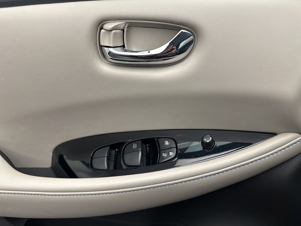 Used 2018 Nissan Leaf SL w/ SL Technology Package image 24