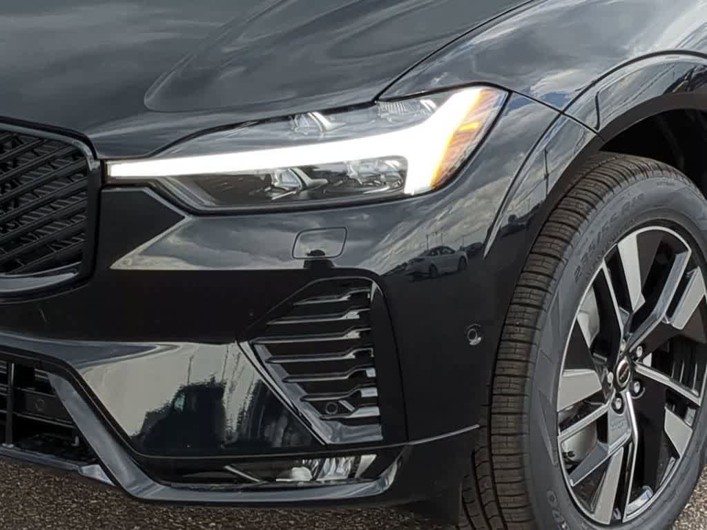 New 2026 Volvo XC60 B5 Plus w/ Protection Package Premier AWD/4WD image 10