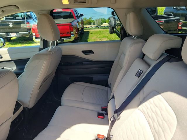 Used 2025 Nissan Pathfinder SV FWD image 28
