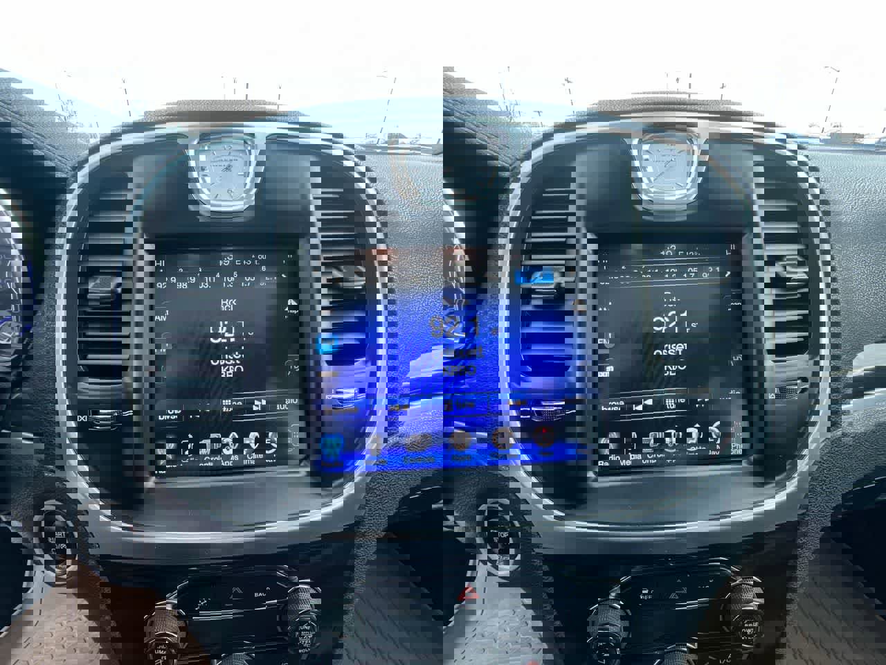 Used 2016 Chrysler 300 Limited w/ Driver Convenience Group image 16