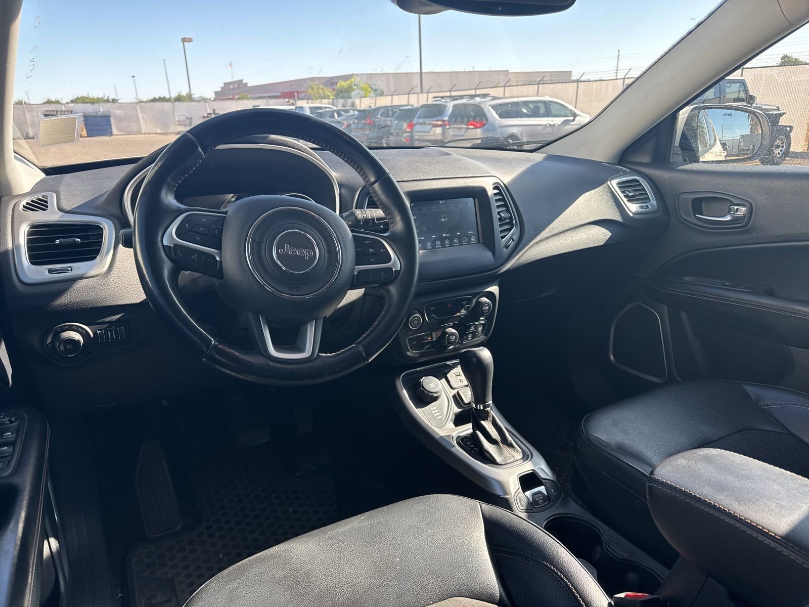Used 2018 Jeep Compass Latitude w/ Popular Equipment Group AWD/4WD image 9