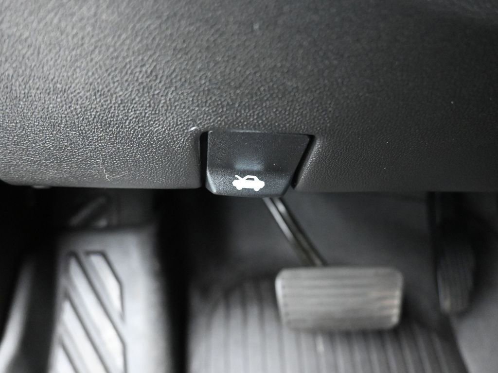 Used 2021 Chevrolet Silverado 1500 LT Trail Boss w/ Convenience Package II image 29