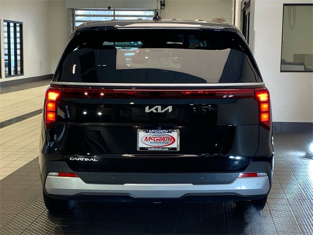 Used 2025 Kia Carnival image 5