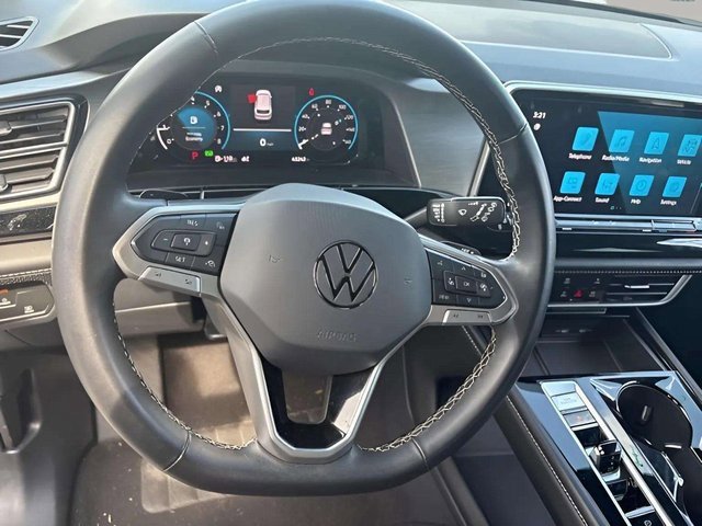 Used 2024 Volkswagen Atlas Cross Sport SE image 8