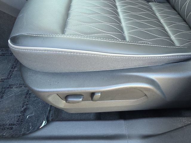 Certified 2023 Buick Envision Avenir AWD/4WD image 19