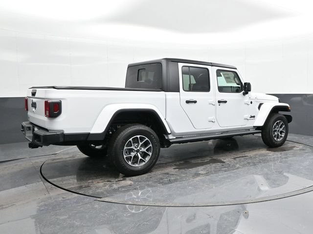 Used 2024 Jeep Gladiator Sport AWD/4WD image 19
