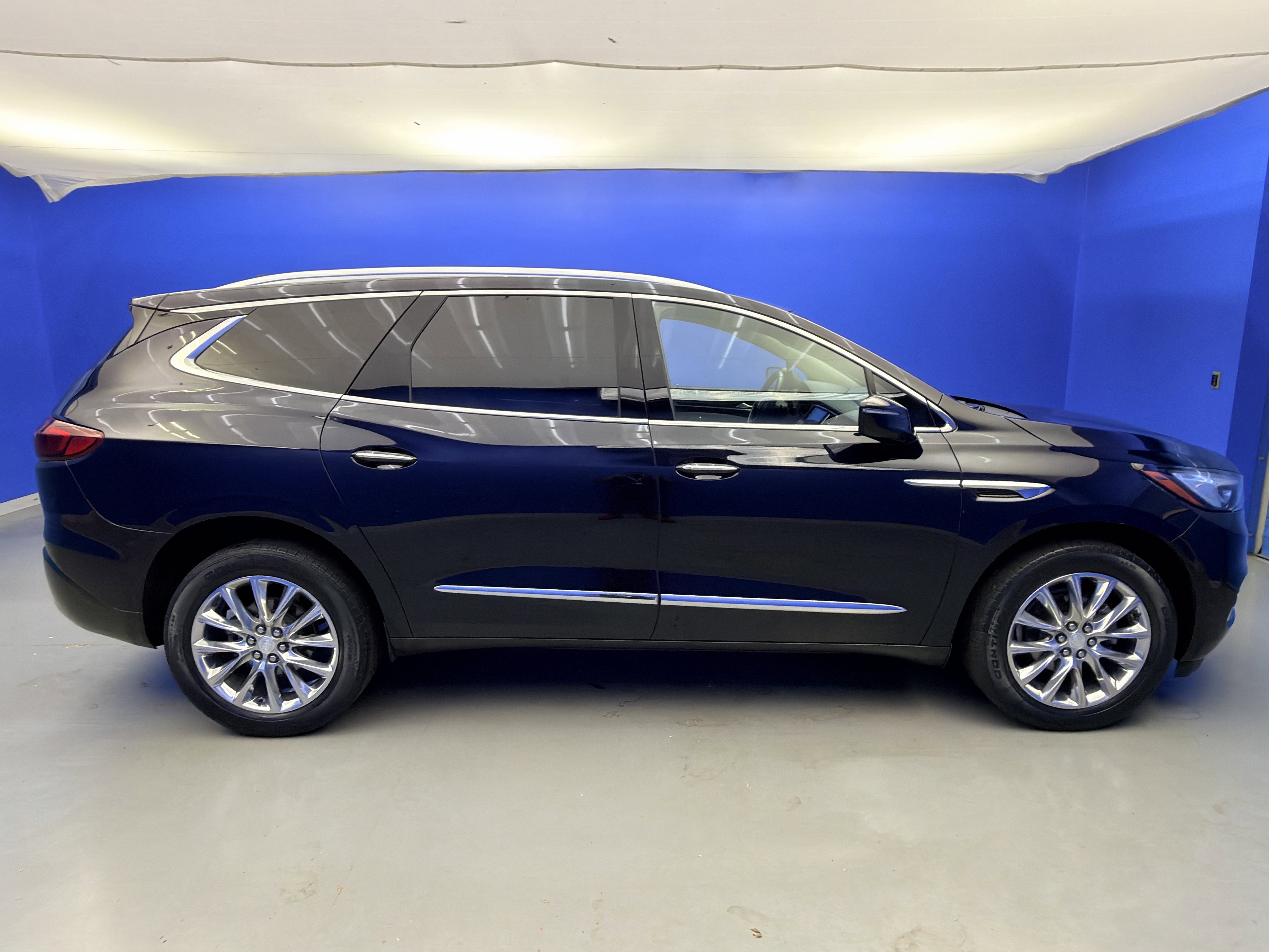 Used 2020 Buick Enclave Essence w/ Sound and Sites Package AWD/4WD image 8