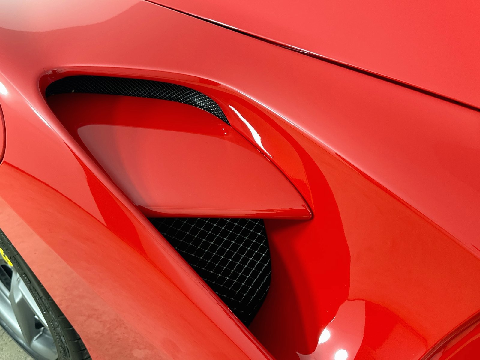 Used 2018 Ferrari 488 Spider RWD image 57